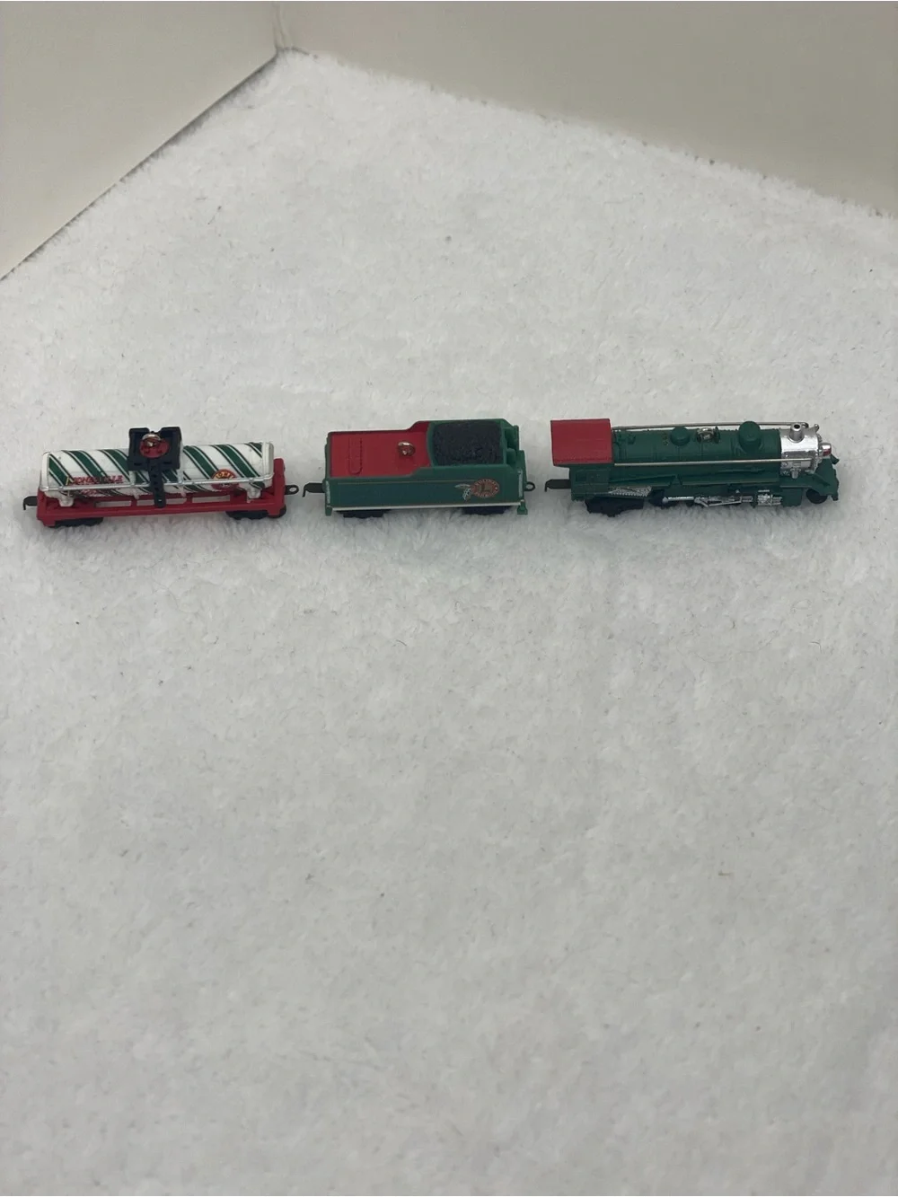 Hallmark Keepsake Holiday Railroad Lionel Trains 2008 set of 3 Ornaments Collect